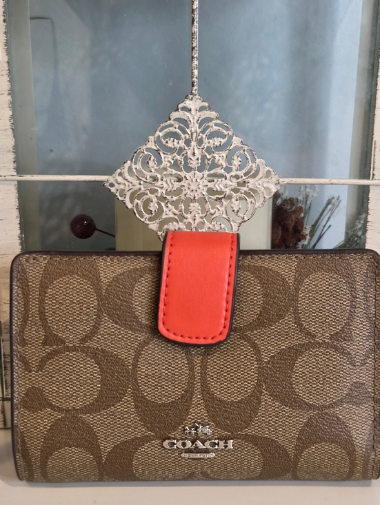 Coach Handbags - Coach Wallet